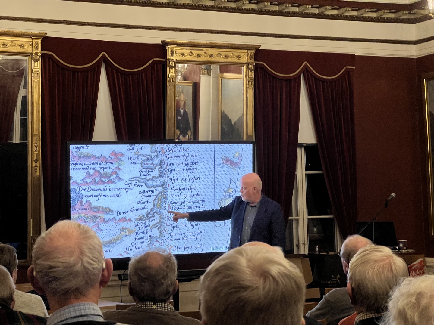 Arendals tre kirker. Foredrag av Harald Tallaksen